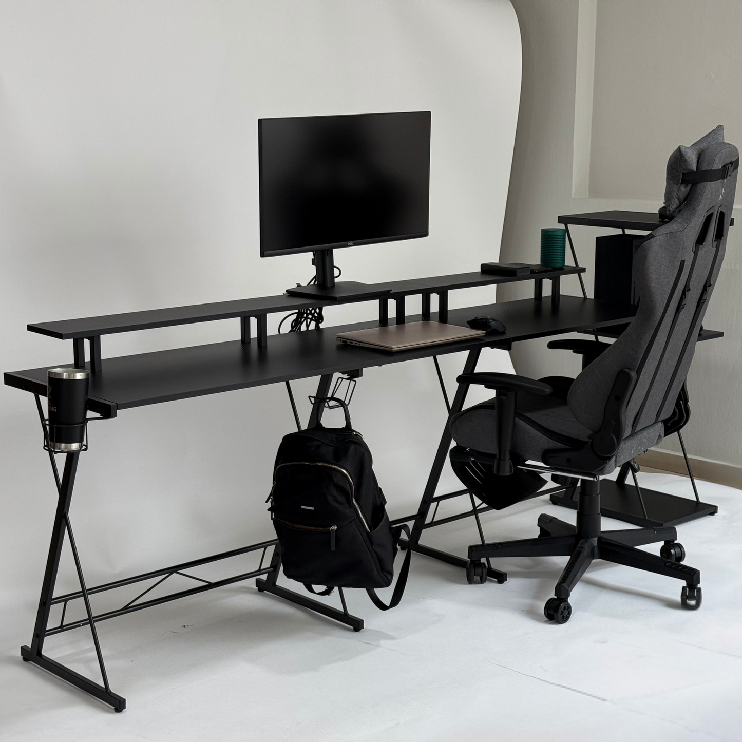 Escritorio Gamer con Repisas en L convertible en recto