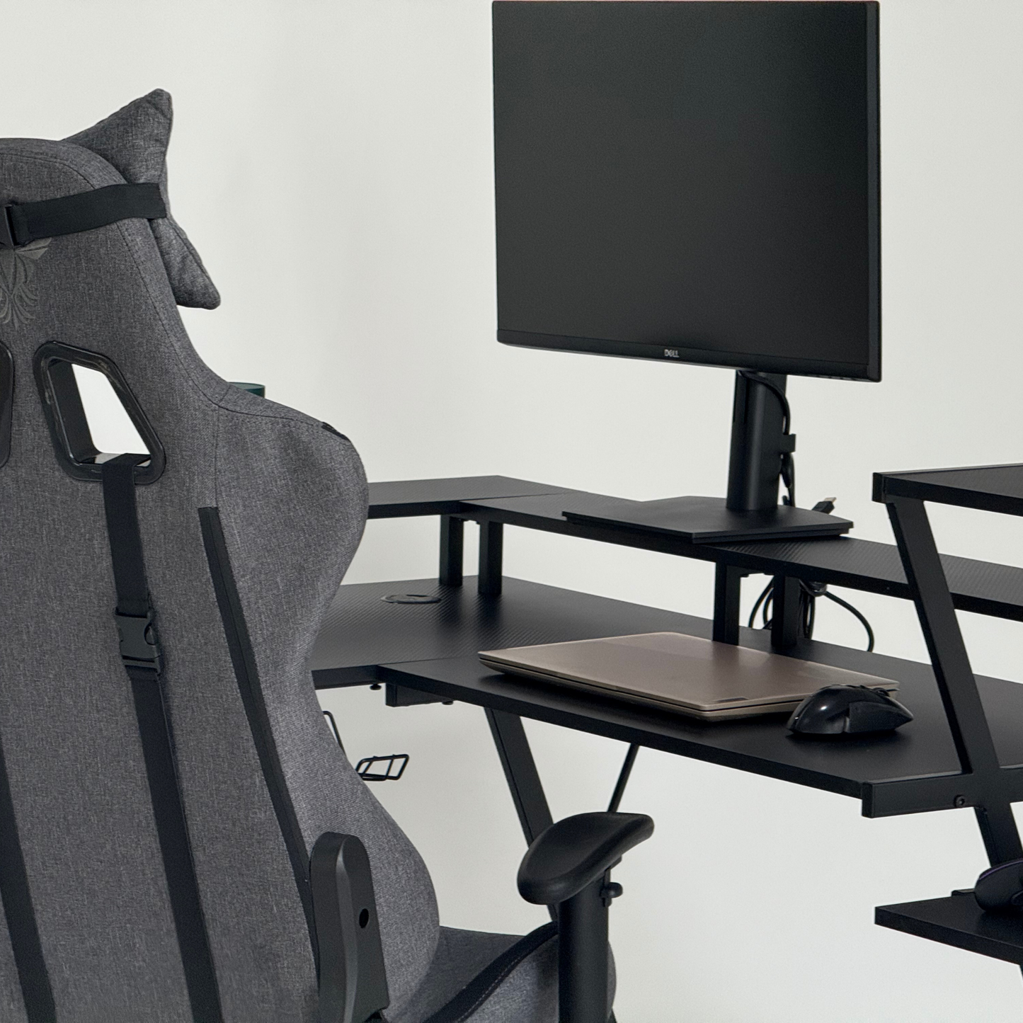 Escritorio Gamer con Repisas en L convertible en recto